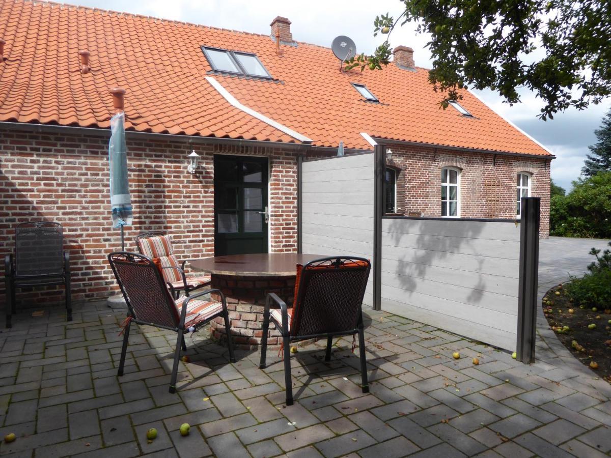 Ferienwohnung Gulf Im Gulfhof Am Kanal Grossefehn Exterior photo